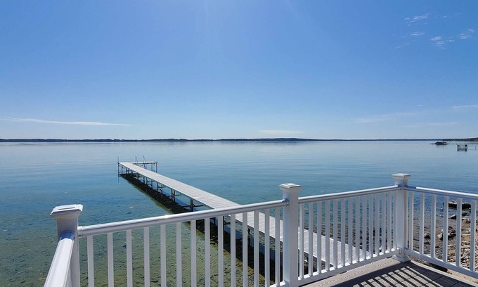 Traverse City House | Bay View - Private Dock on West Bay