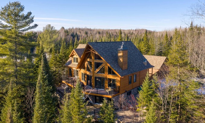 Amherst Ski Chalet | Baycliff Kanata Tremblant 257