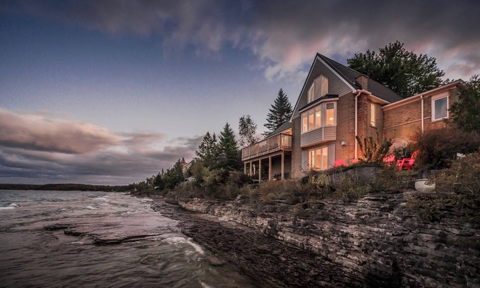 Lion's Head Cottage | Baycrest: Waterfront Escape