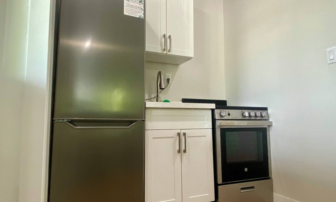 Bluewater Apartment | Bayfield Retreat 15min From Grand Bend Pool Hot Tub Full Kitchens 8