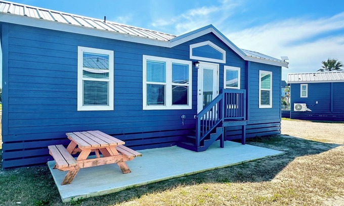 Gilchrist House | Bayfront Bliss*Water Views & Beach Nearby*Great Fishing!