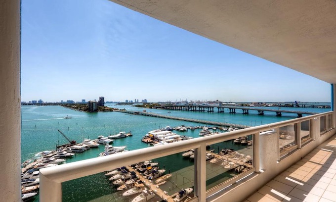 Downtown Miami Apartment | Bayfront Miami Condo with Resort Perks and Ocean Views