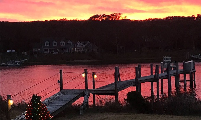 Sag Harbor House | Bayfront Sag Harbor ! Sunsets ! Dock and Mooring ! Avail for July 2024 ! n
