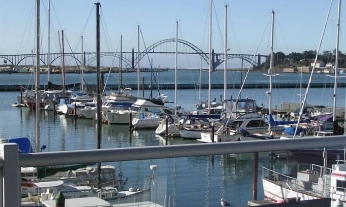 Historic Bayfront Condo | Bayfront Upscale Condo on the Oregon Coast in Newport