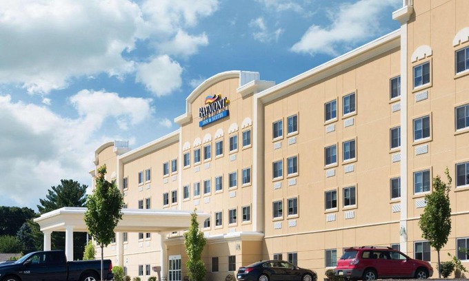Erie Hotel | Baymont by Wyndham Erie