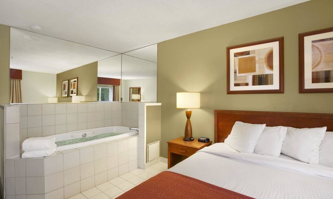 Haubstadt Hotel | Baymont by Wyndham Evansville North/Haubstadt