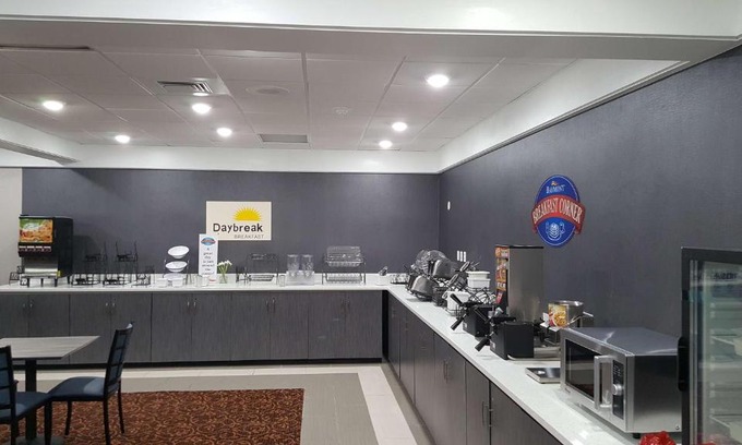 Grand Rapids Hotel | Baymont by Wyndham Grand Rapids Near Downtown
