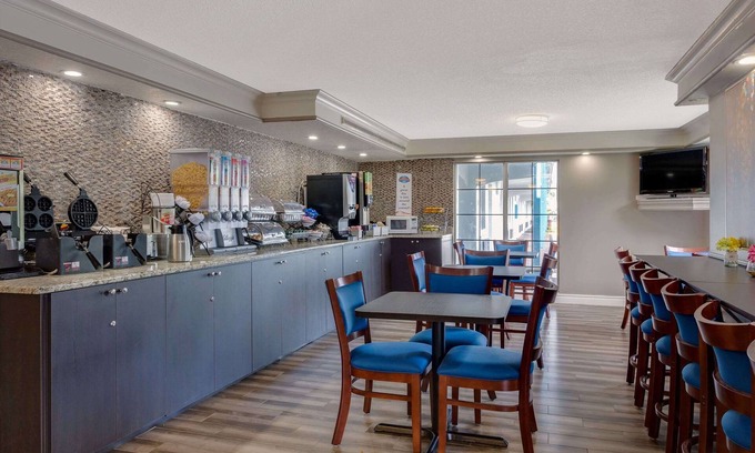 Doctors Inlet Hotel | Baymont by Wyndham Jacksonville Orange Park