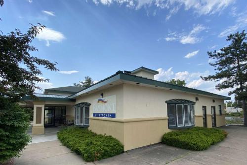 Latham Hotel | Baymont by Wyndham Latham Albany Airport
