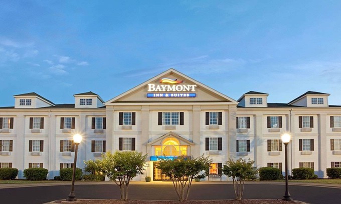 Pearl Hotel | Baymont by Wyndham Pearl