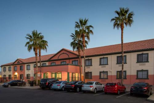 Estrella Hotel | Baymont by Wyndham Phoenix I-10 near 51st Ave