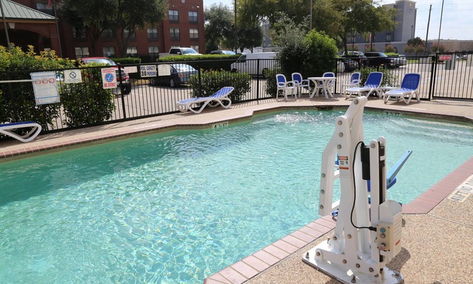 Plano Hotel | Baymont by Wyndham Plano