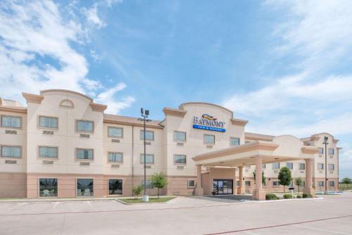 Ira Hotel | Baymont by Wyndham Snyder