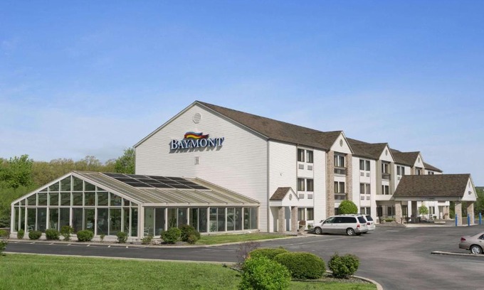 Sullivan Hotel | Baymont by Wyndham Sullivan
