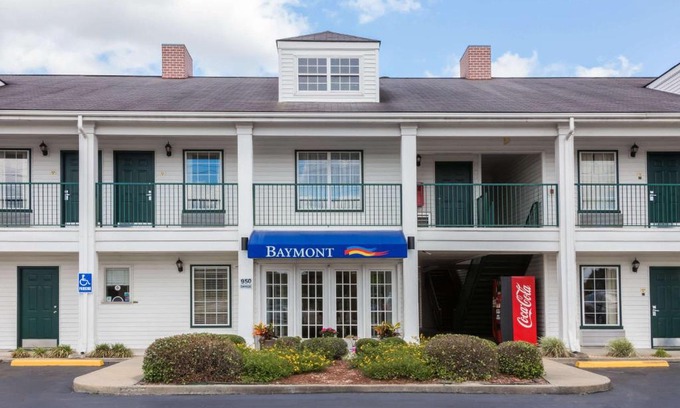 Waycross Hotel | Baymont by Wyndham Waycross