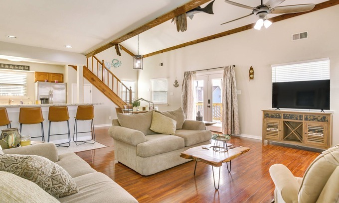 Barataria Cabin | Bayou Bliss: Barataria Waterfront Getaway w/Dock!