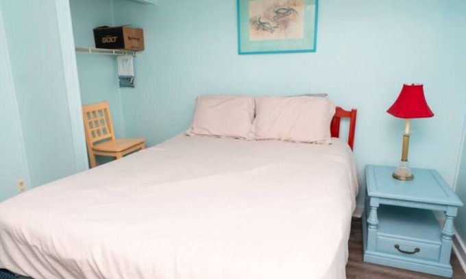 Shoreline Park House | Bayou Canal Cozy Apartment W/Boat Dock