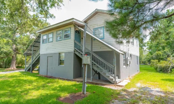 Shoreline Park Apartment | Bayou Canal Cozy Apartment W/Boat Dock Unit A