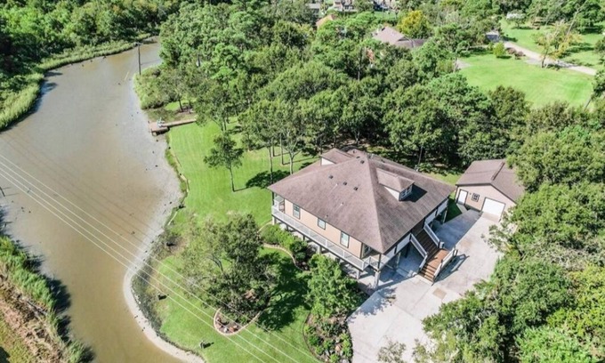 Shoreacres House | Bayou front home near Kemah Boardwalk/Sylvan Beach/Johnson Space Center