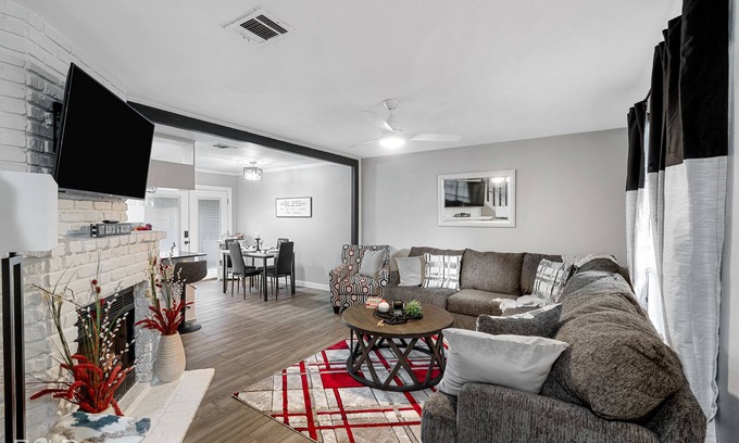 Broadmoor House | Bayou Getaway - Gated townhome w/King Bed