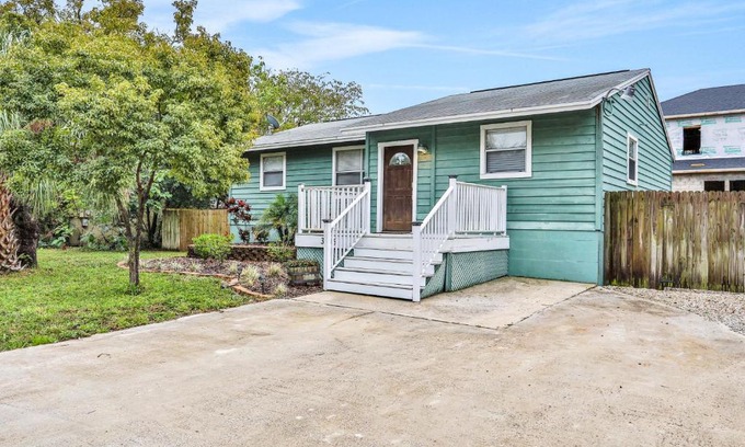 Ballast Point House | Bayshore Bungalow