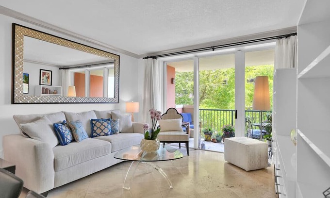 Coconut Grove Apartment | Bayshore Charm Free Parking