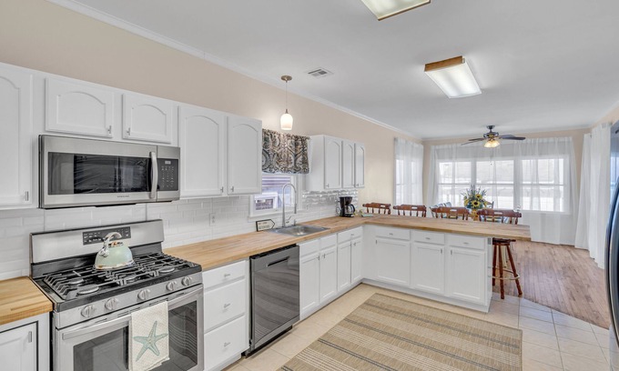Keansburg House | Bayshore Family Retreat