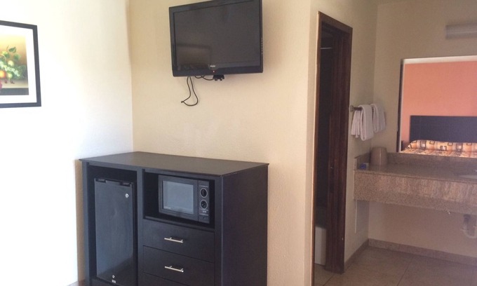 La Porte Hotel | Bayshore Motel