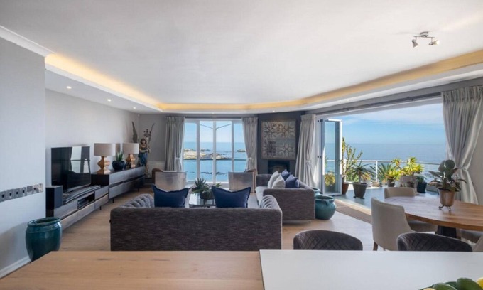 Camps Bay Apartment | Bayside Apartments.
