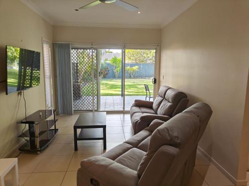 Wynnum Apartment | Bayside Bliss