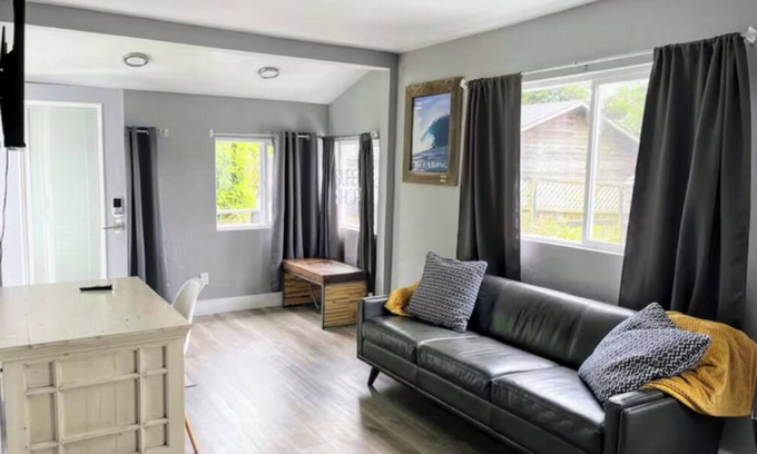 Jacoby Creek House | Bayside Casita Upgraded &In Town