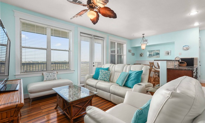 Red Fish Cove Condo | Bayside condo with access to all Pointe West amentities and beautiful beaches!