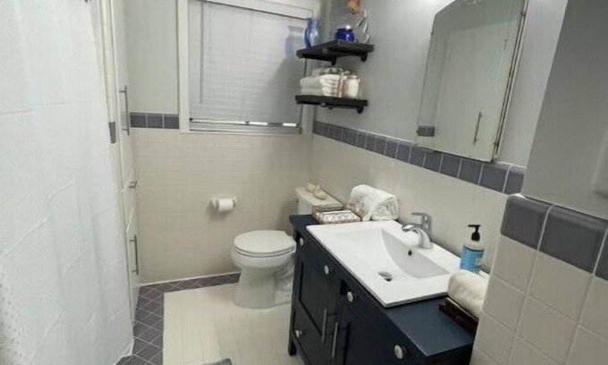 Bay Area House | Bayside Home with Gated Driveway and Workout Roomn
