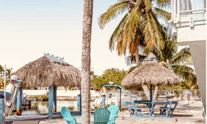 Twin Lakes House | Bayside Key Largo Canal Home with Dock/Jacuzzi/Pool. (Lift not include)