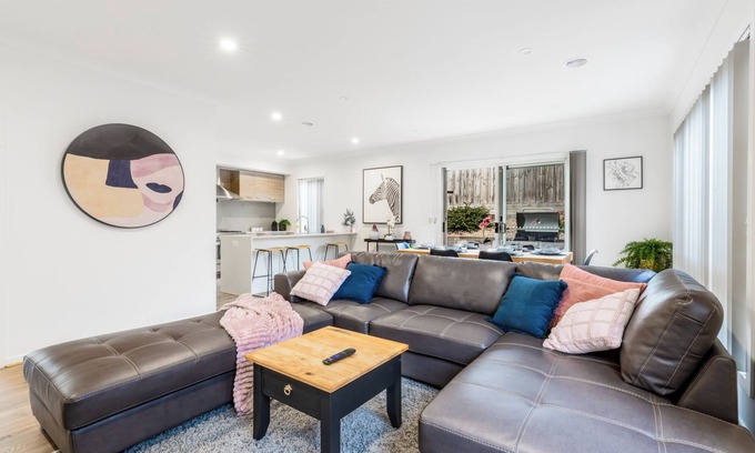 Curlewis House | Bayside luxury family retreat on the Bellarine. Wineries, Restaurants, explore.