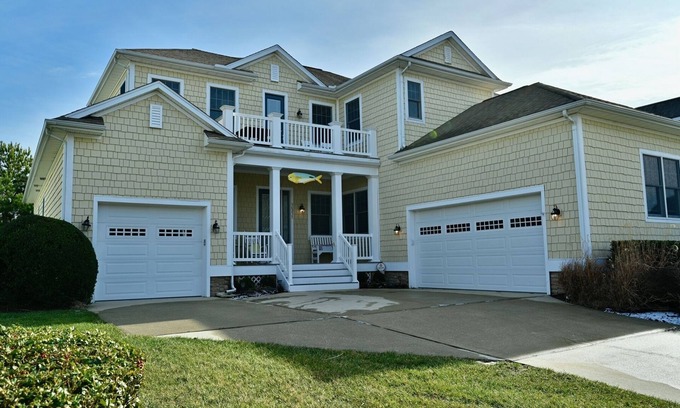 The Commons House | Bayside Resort 5BR, 4 Full Baths 2 Suite Luxury House * Sleeps 12 * New Listing*