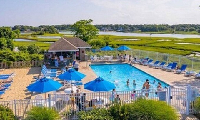 West Yarmouth Hotel | Bayside Resort Hotel