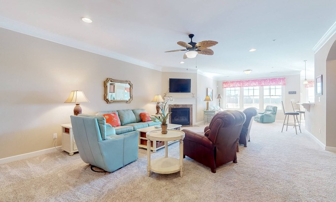 Bayside Condo | Bayside Resort with pools, golf, tennis, fishing, & spas plus beach shuttle