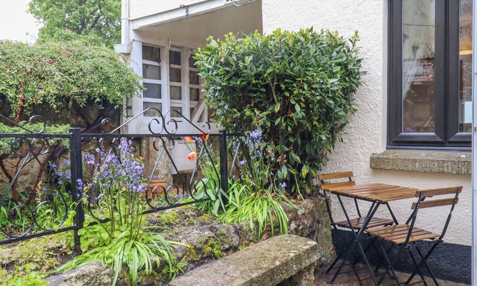 Chagford Cottage | BAYTREE COTTAGE, pet friendly, with a garden in Chagford