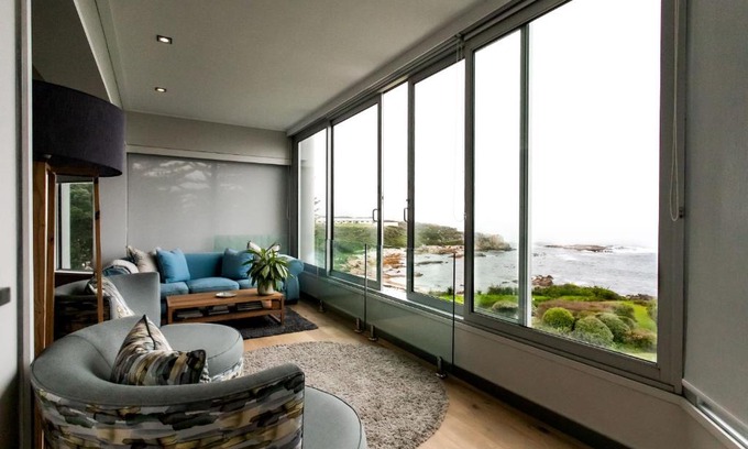 Eastcliff Apartment | Bayview 303