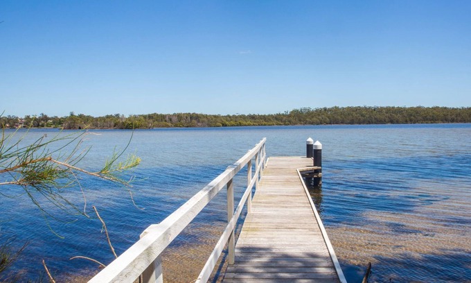 Erowal Bay House | Bayview - Absolute Waterfront with Jetty - 5 Mins to Hyams Beach