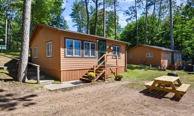 St Germain House | Bayview Resort Waters Edge Cabin 2