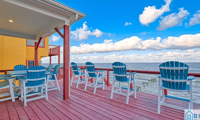 El Lago House | Bayview, Waterfront, Hot Tub, Fishing, Sleeps 14
