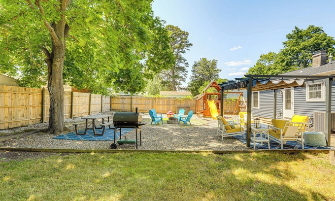 Bayville House | Bayville Getaway w/Fire Pit - 2 Mi to Beach!
