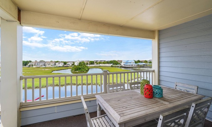 Heron Harbour Isle Condo | Baywatch II 301B - A Bayfront Beauty in the ever-popular Heron Harbour Community