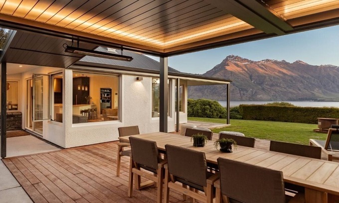 Closeburn House | Baywaters - Rural beauty with Sauna, Spa, Gym & Tennis Court