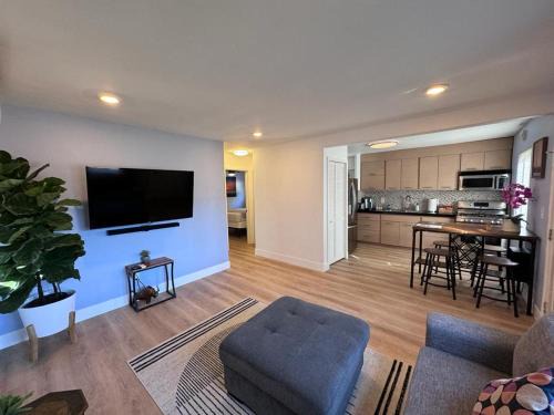 Hillcrest House | BBQ Grill 5 mins to DT Canyon Views Parking