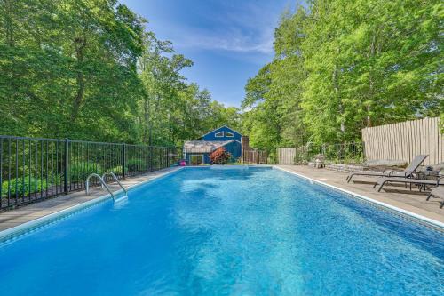 Killingworth House | BBQ Ready Quiet Connecticut Retreat with Fire Pit