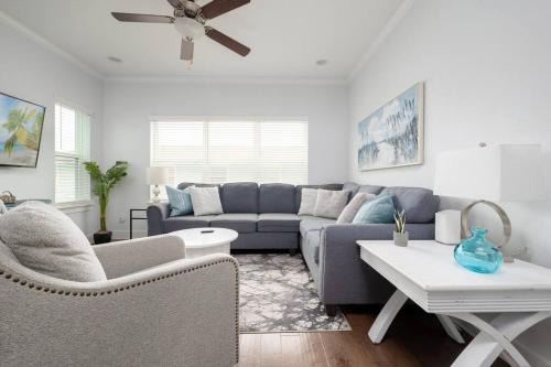 Jacksonville Beach Apartment | Be A Nomad - Coastal Retreat 100 yds to Beach