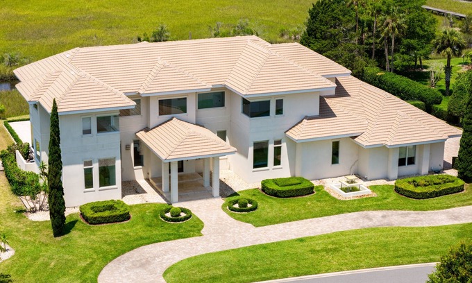 Palm Valley House | Be A Nomad l Contemporary Palace